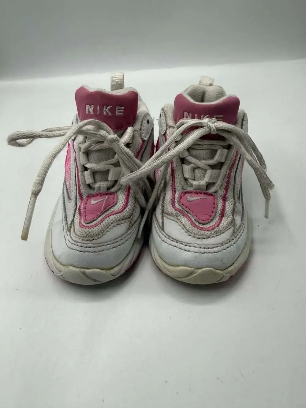 Vintage Nike Toddler Girls White and Pink Lace-Up Athletic Sneakers 6.5c 1999